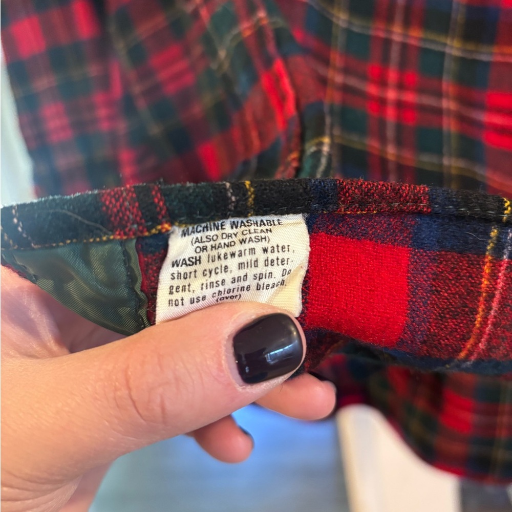 Pendleton Men's Red and Green Plaid Button-Down Shirt - Picture 6 of 9